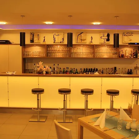 Szálloda Strandhotel Dranske